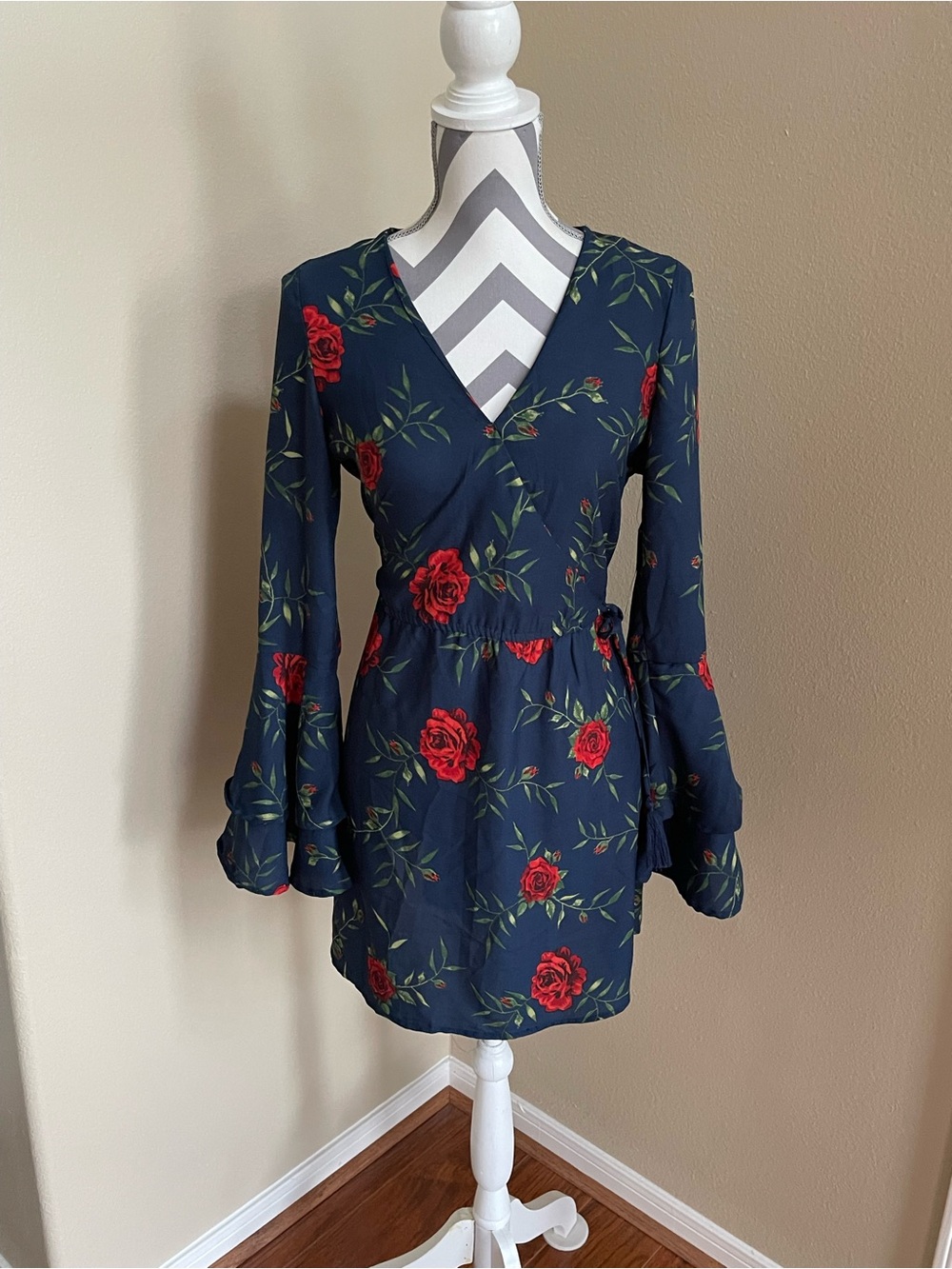 NEW - Blush - Navy Long-Sleeve Dress with Red Rose Print - Size: Large